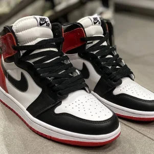 Nike Air Jordan 1 High OG Black Toe