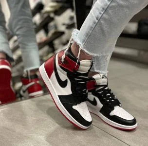 Nike Air Jordan 1 High OG Black Toe