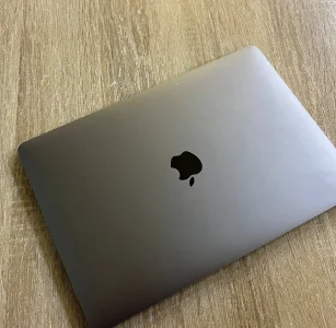Apple MacBook Pro 2020