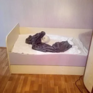Продам детскую кровать без матраса 