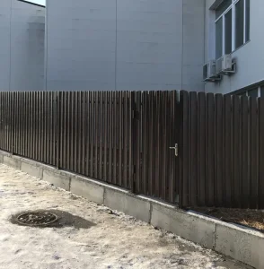 Забор с калиткой под ключ во Владивостоке