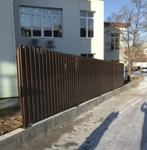 Забор с калиткой под ключ во Владивостоке